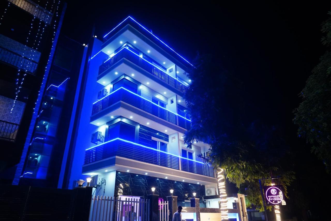 Expomart Inn Велика Нойда Екстер'єр фото