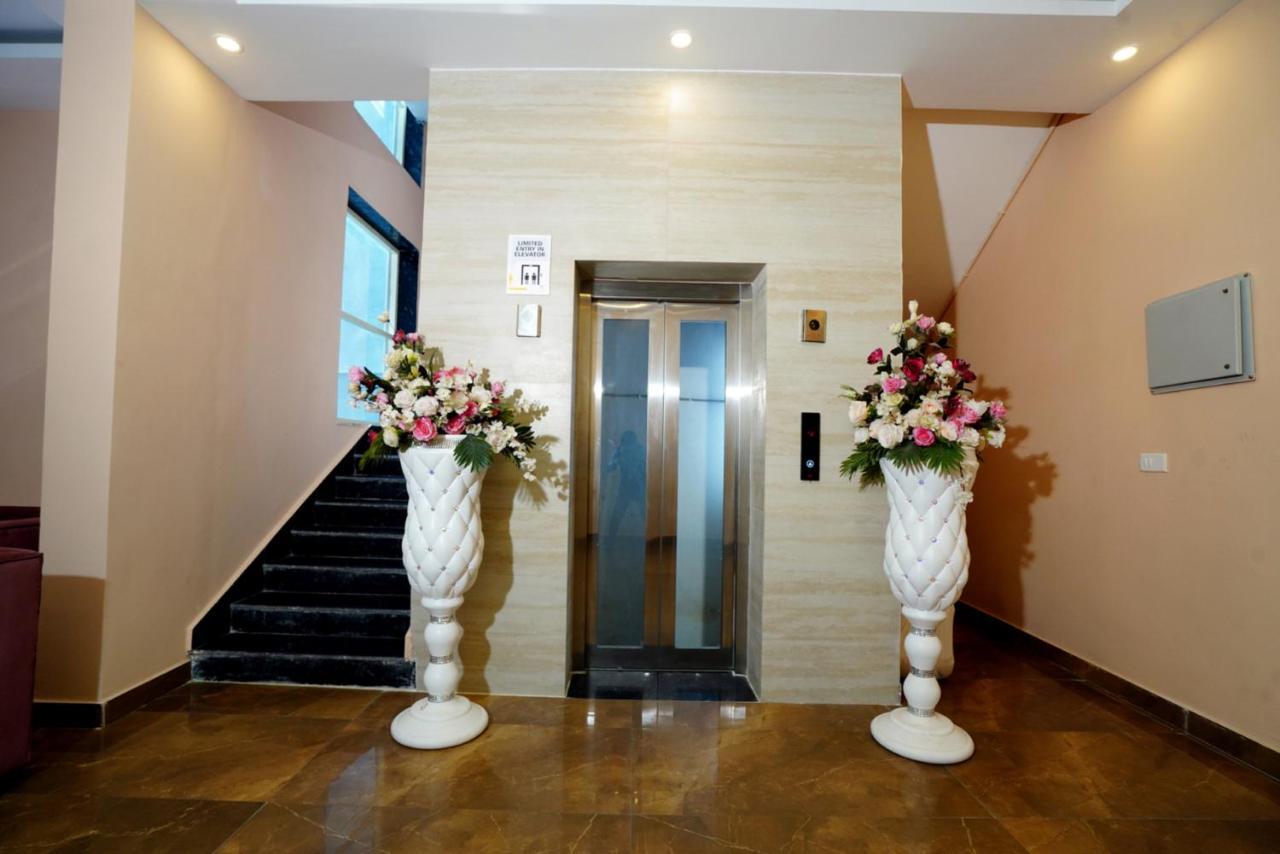 Expomart Inn Велика Нойда Екстер'єр фото